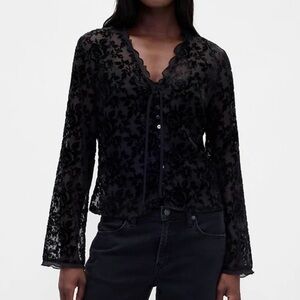 Gap burnout velvet shirt with a v-neck and ruffle detailing large